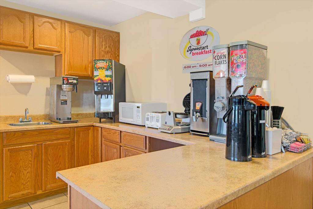 Quality Inn Albuquerque East I-40 Juan Tabo Exit Εξωτερικό φωτογραφία
