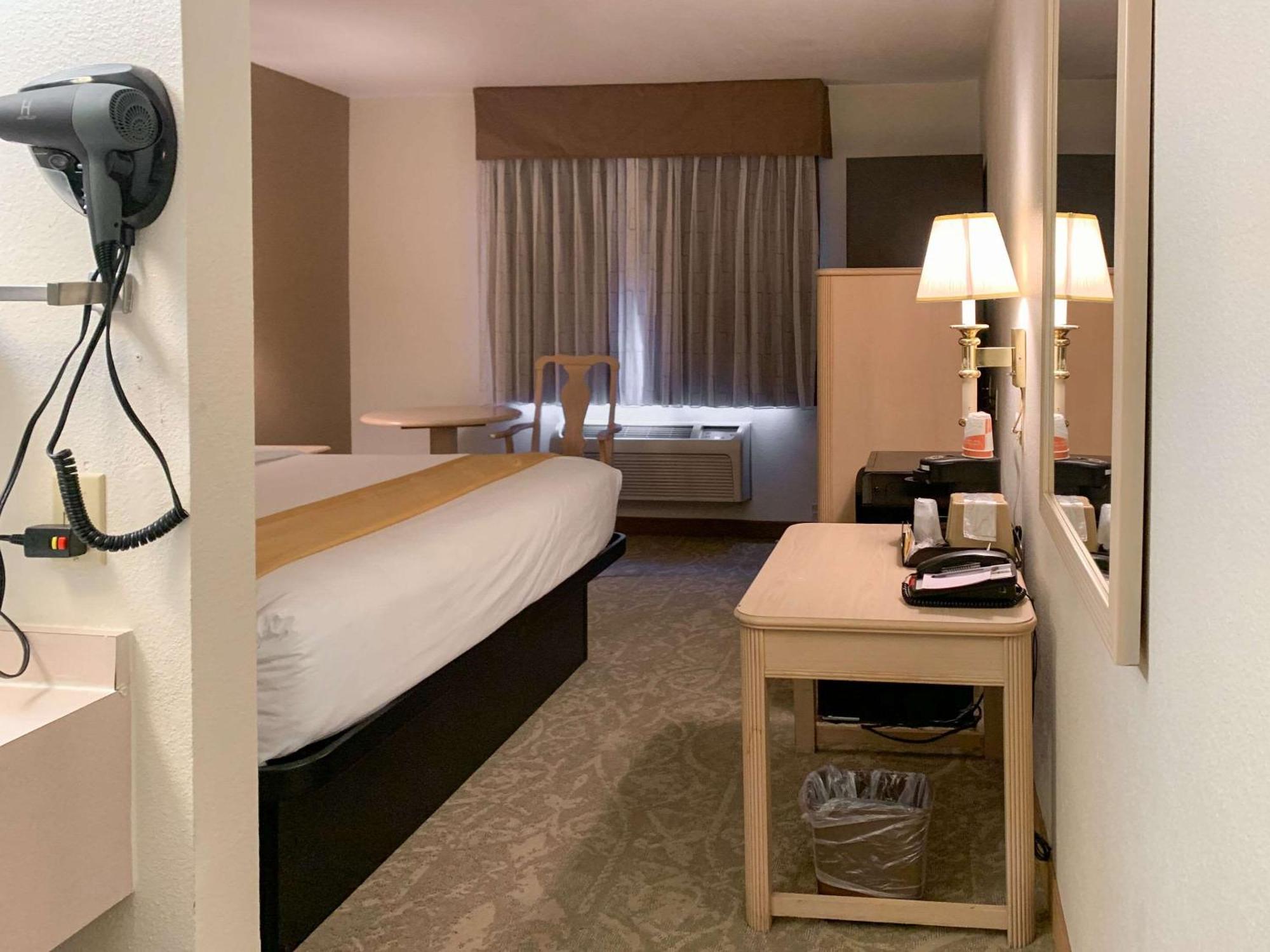 Quality Inn Albuquerque East I-40 Juan Tabo Exit Εξωτερικό φωτογραφία